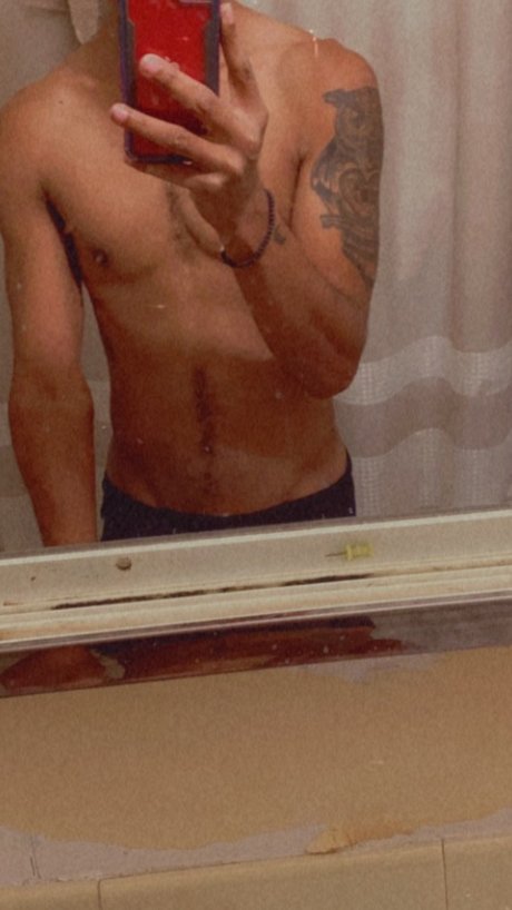 Photo nue de fuite OnlyFans de Josh