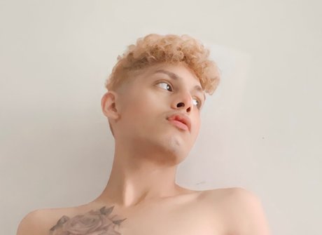 Photo nue de fuite OnlyFans de Aimer Lapollo