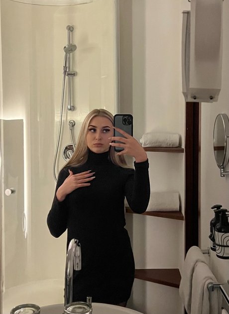 Photo nue de fuite OnlyFans de Nina Se 19