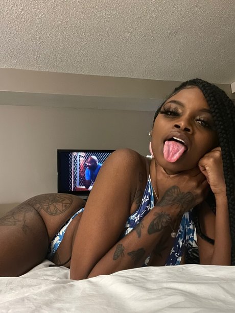 Photo nue de fuite OnlyFans de Slime Thick With A Phat Click