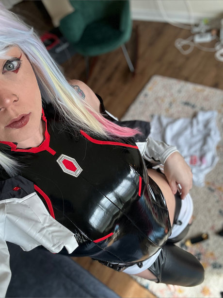 Creep Queen Cosplay
