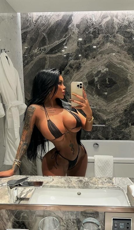 Photo nue de fuite OnlyFans de Enise Sude
