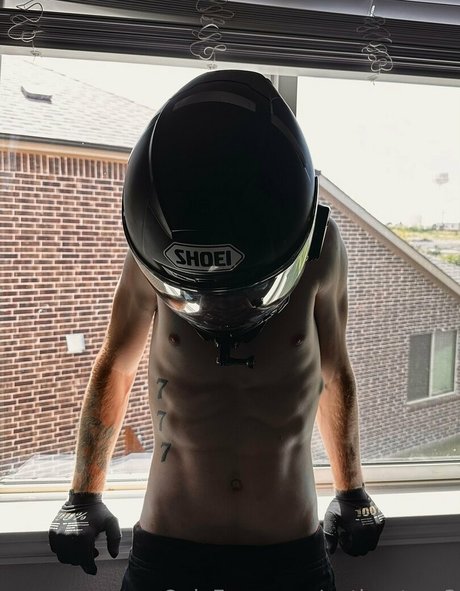 Photo nue de fuite OnlyFans de Nathantroy3