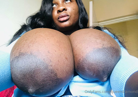Photo nue de fuite OnlyFans de Queendiamond