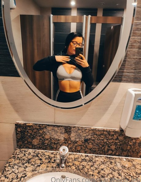 Photo nue de fuite OnlyFans de Clarabellaleo