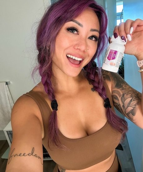 Photo nue de fuite OnlyFans de Cynthia Leu