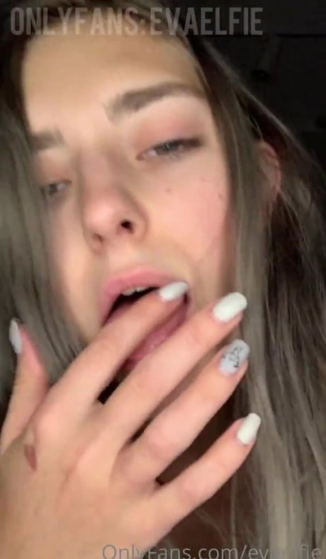 EvaElfie