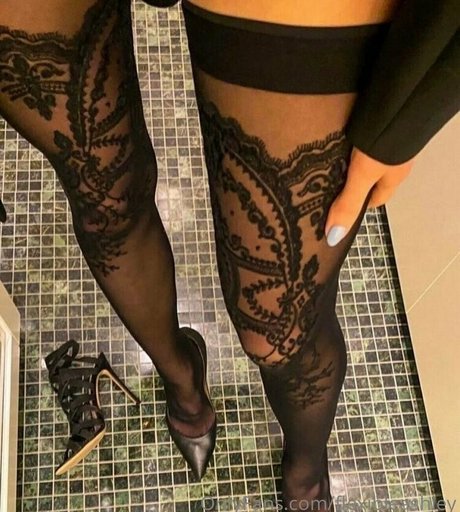 Photo nue de fuite OnlyFans de Flexibleashley