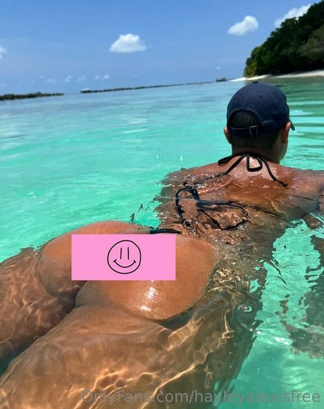 Photo nue de fuite OnlyFans de Hayley Alexis