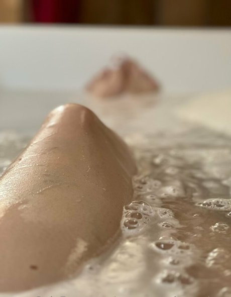 Vanessa_obsequious