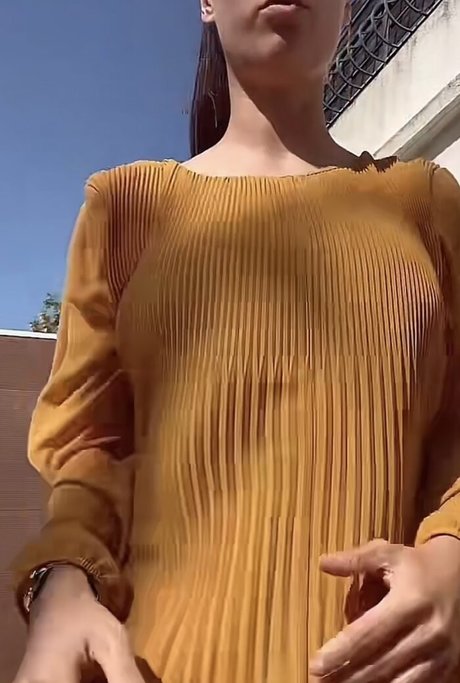 Photo nue de fuite OnlyFans de Laura Petard
