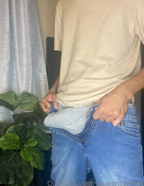 Photo nue de fuite OnlyFans de Youngricanfree