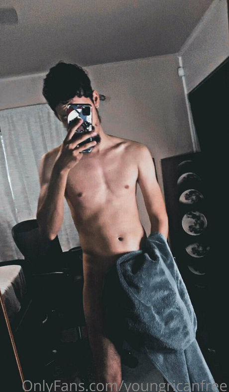 Photo nue de fuite OnlyFans de Youngricanfree