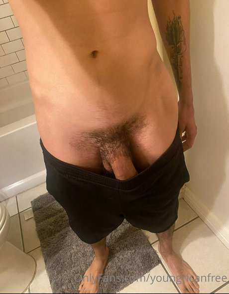 Photo nue de fuite OnlyFans de Youngricanfree