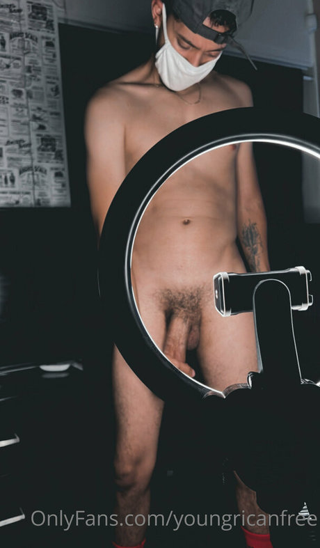 Photo nue de fuite OnlyFans de Youngricanfree