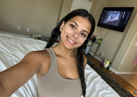 Photo nue de fuite OnlyFans de Indianprincessxx