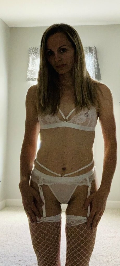 Photo nue de fuite OnlyFans de Littlewaistinyourface