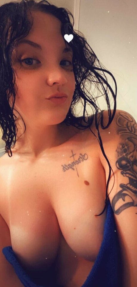 Photo nue de fuite OnlyFans de Freckles And Roses
