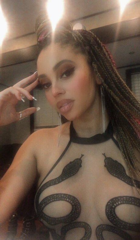 Photo nue de fuite OnlyFans de Vanessa Morgan