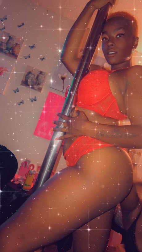 Photo nue de fuite OnlyFans de Mythical Moon