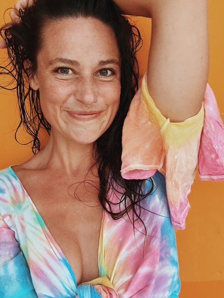 Photo nue de fuite OnlyFans de Cha Wildes Pineapple Playroom