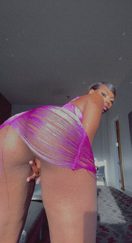 Photo nue de fuite OnlyFans de Amour 