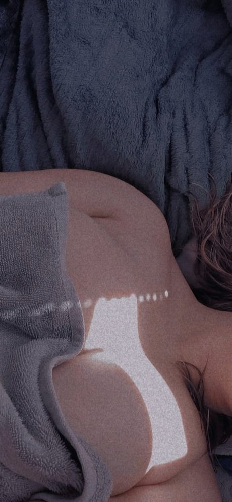 Photo nue de fuite OnlyFans de Aerinette