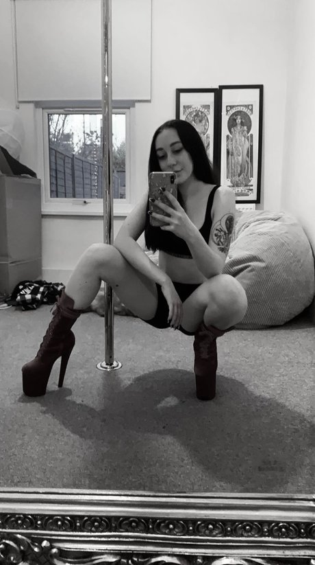 Photo nue de fuite OnlyFans de Angel 