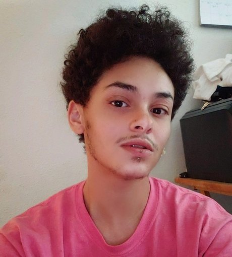 Photo nue de fuite OnlyFans de Kwame Violet