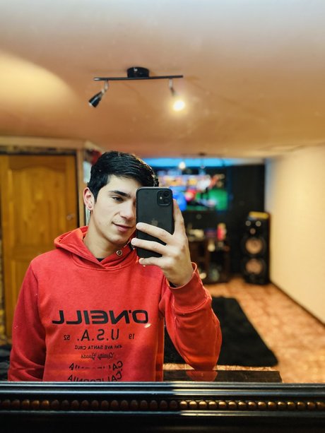 Photo nue de fuite OnlyFans de Nicolas