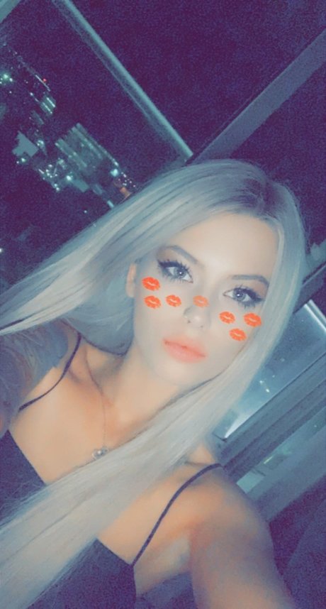 Photo nue de fuite OnlyFans de Noneurbuz