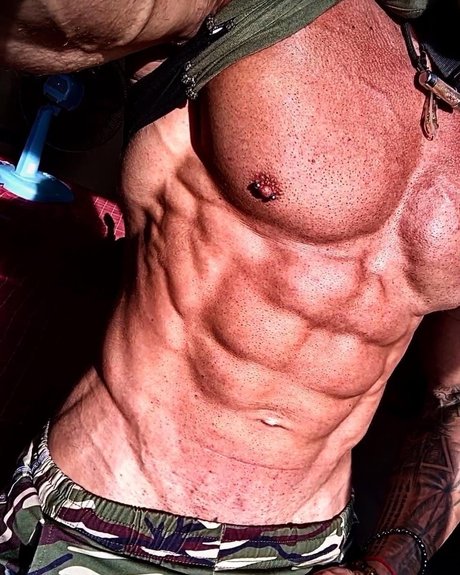 Photo nue de fuite OnlyFans de Aaron Wild