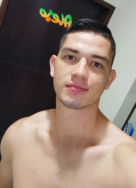 Photo nue de fuite OnlyFans de Alejandro Gmez