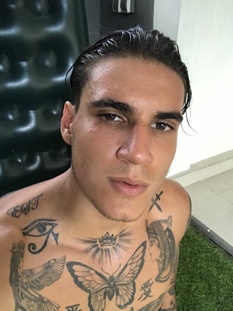 Photo nue de fuite OnlyFans de Alphaboy Alex 