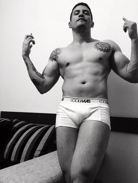 Photo nue de fuite OnlyFans de Alejandro Perozo