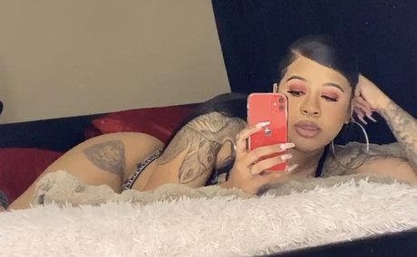 Photo nue de fuite OnlyFans de Officialbadassbre