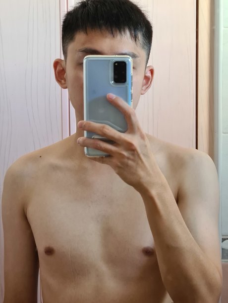 Photo nue de fuite OnlyFans de Yang