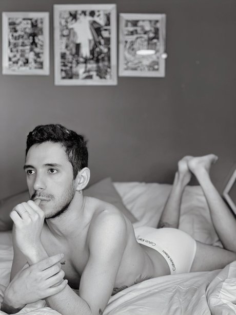 Photo nue de fuite OnlyFans de Adrian Cabrera