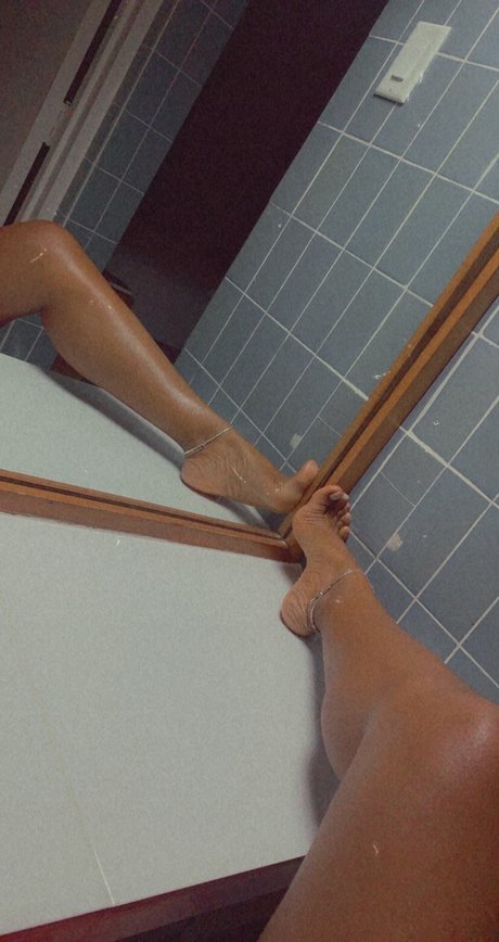 Asabis Feet