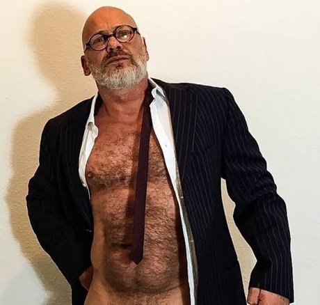 Photo nue de fuite OnlyFans de Maturedaddy