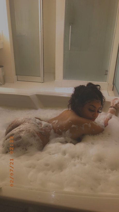 Photo nue de fuite OnlyFans de Gigi
