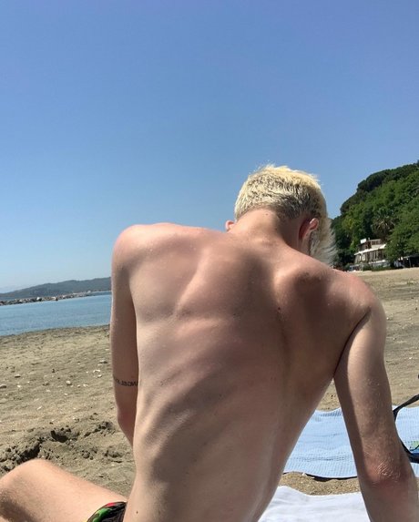 Photo nue de fuite OnlyFans de Urfavskinnyboy