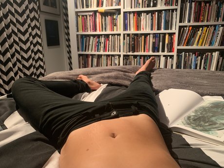 Photo nue de fuite OnlyFans de Ellen Degenderless