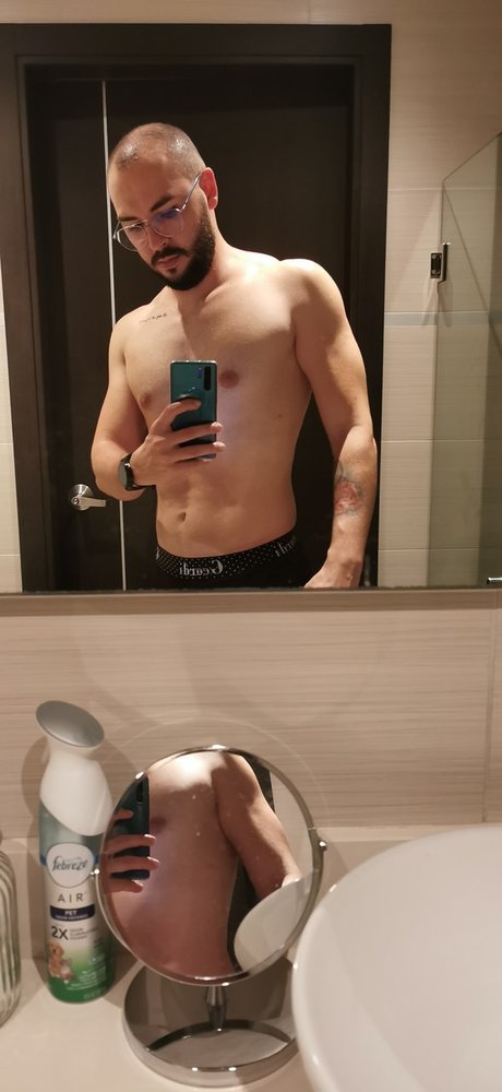 Photo nue de fuite OnlyFans de Os