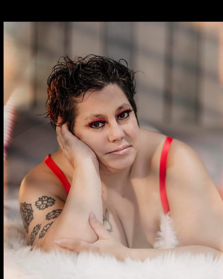 Photo nue de fuite OnlyFans de Oregonsharedwifefree