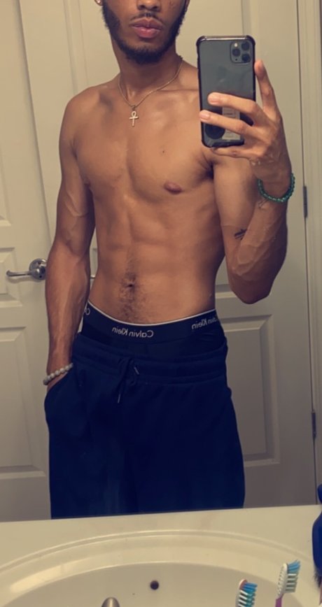 Photo nue de fuite OnlyFans de 007papi