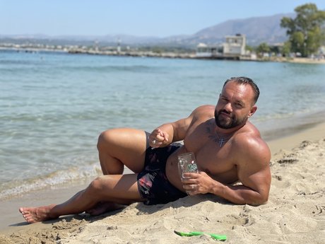 Photo nue de fuite OnlyFans de Papi Pap Roze