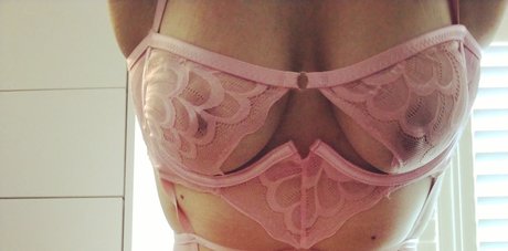 Photo nue de fuite OnlyFans de Petal 