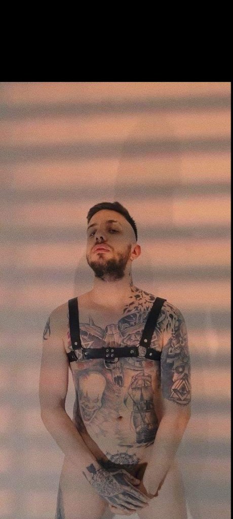Photo nue de fuite OnlyFans de Perseo Megalos