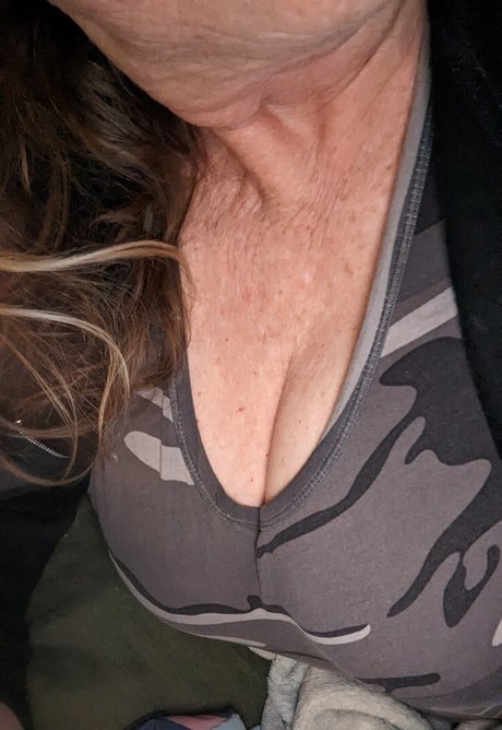 Photo nue de fuite OnlyFans de Peggy Mature Profile Updated 12123